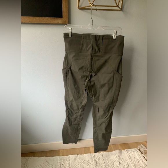 Athleta Trekkie Hybrid Crop Tight - Picture 4 of 7